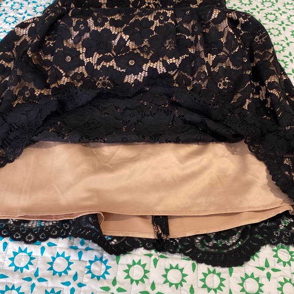 Vince Camuto Black Lace Overlay Sleeveless Sheath dress size 12 - Picture 12 of 14